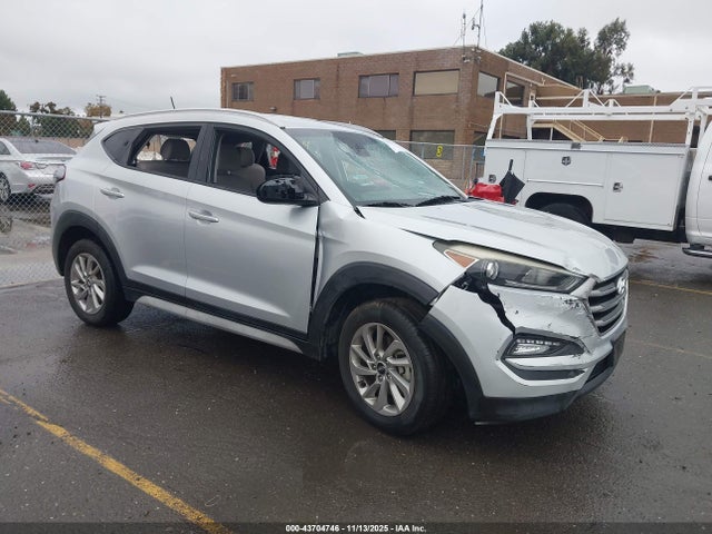 KM8J33A44HU407673 Hyundai TUCSON SE
