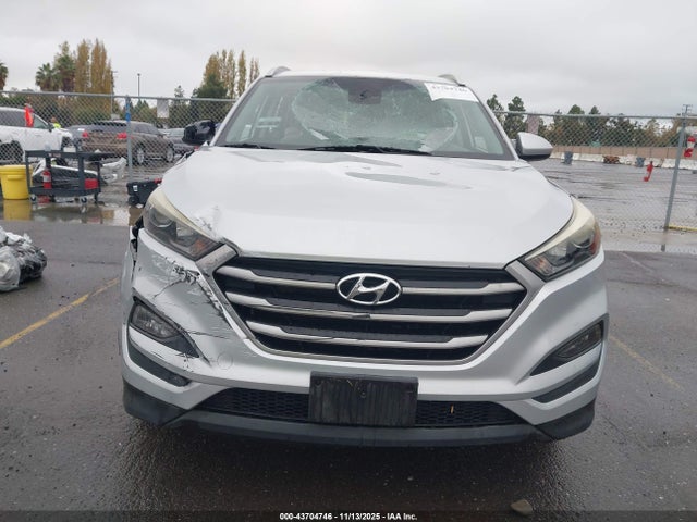 KM8J33A44HU407673 Hyundai TUCSON SE