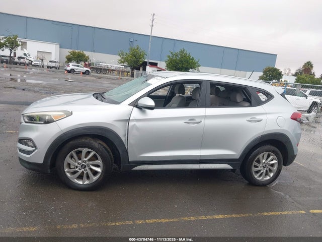 KM8J33A44HU407673 Hyundai TUCSON SE