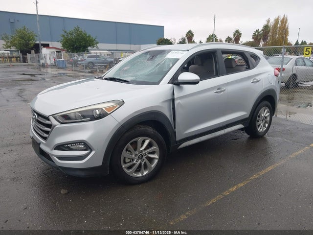 KM8J33A44HU407673 Hyundai TUCSON SE