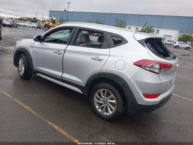 KM8J33A44HU407673 Hyundai TUCSON SE