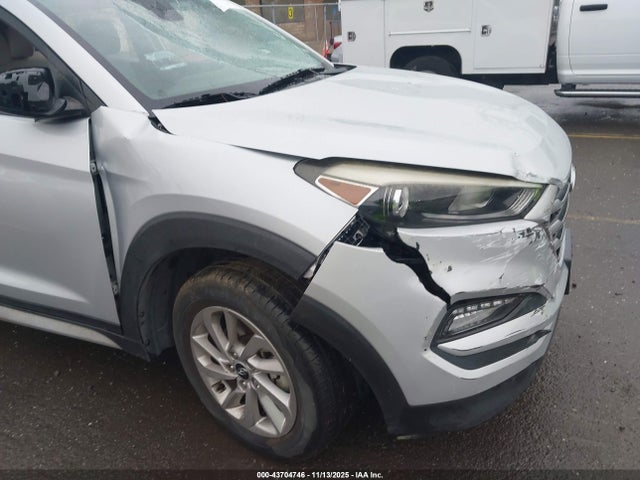 KM8J33A44HU407673 Hyundai TUCSON SE