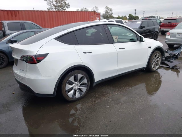 2023 TESLA MODEL Y 7SAYGAEE6PF744113 Photo 3