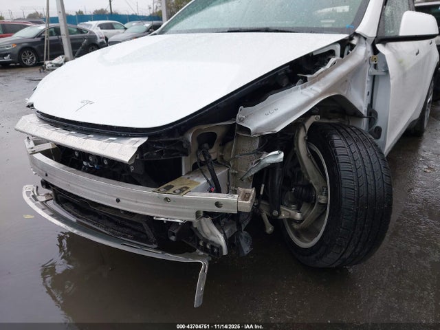 2023 TESLA MODEL Y 7SAYGAEE6PF744113 Photo 5