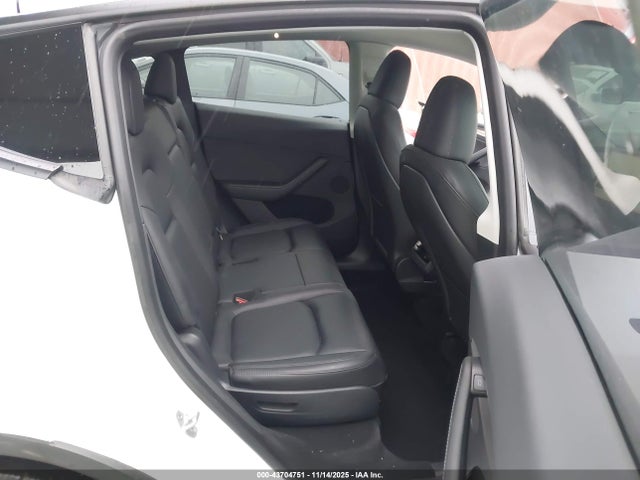 2023 TESLA MODEL Y 7SAYGAEE6PF744113 Photo 7
