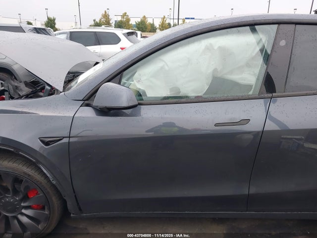 2023 TESLA MODEL Y 7SAYGDEF2PF941631 Photo 4
