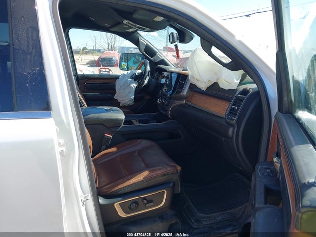 2019 RAM 1500 1C6RREKT4KN800766 Photo 4