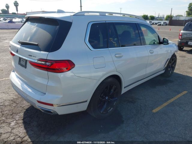 2021 BMW X7 5UXCW2C08M9G78386 Photo 3