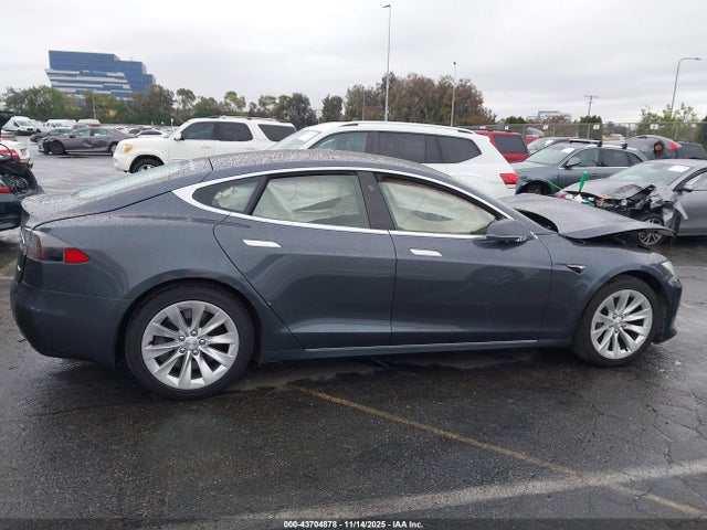 Tesla Model S 100d/60d/75d/90d/p100d 2017 5YJSA1E25HF223699 Image 13