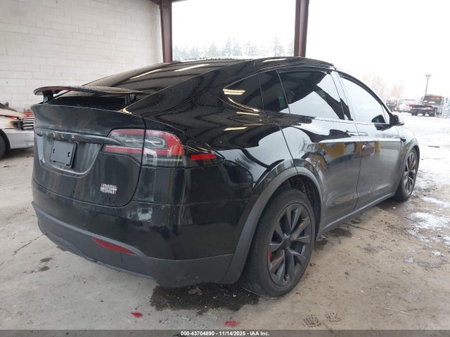 2024 TESLA MODEL X 7SAXCBE67RF457369 Photo 3