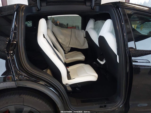 2024 TESLA MODEL X 7SAXCBE67RF457369 Photo 7
