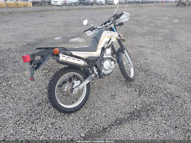 Yamaha XT250 2018 JYADG24E1JA009408 Image 4