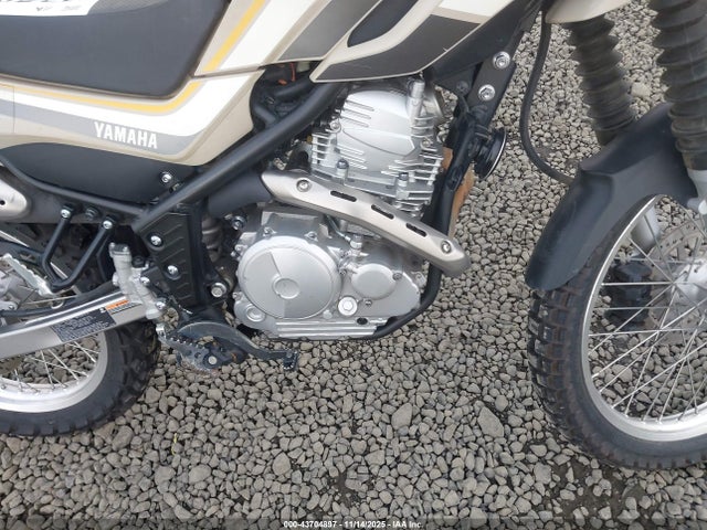 Yamaha XT250 2018 JYADG24E1JA009408 Image 8