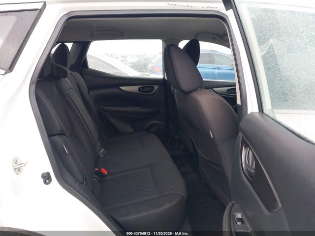 JN1BJ1AV4MW314424 Nissan Rogue Sport S Fwd Xtronic Cvt