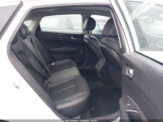 KIA Optima S 2019 5XXGT4L39KG368259 Image 8