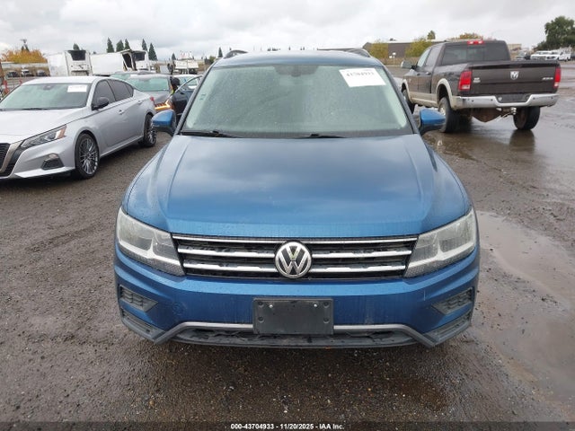 3VV2B7AXXLM081390 Volkswagen Tiguan 2.0t Se/2.0t Se R-line Black/2.0t Sel