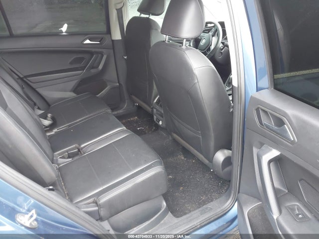 3VV2B7AXXLM081390 Volkswagen Tiguan 2.0t Se/2.0t Se R-line Black/2.0t Sel