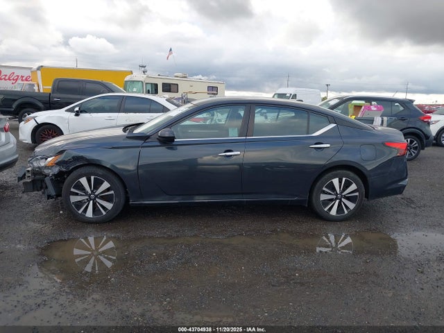 1N4BL4DV5NN359521 Nissan Altima Sv Fwd
