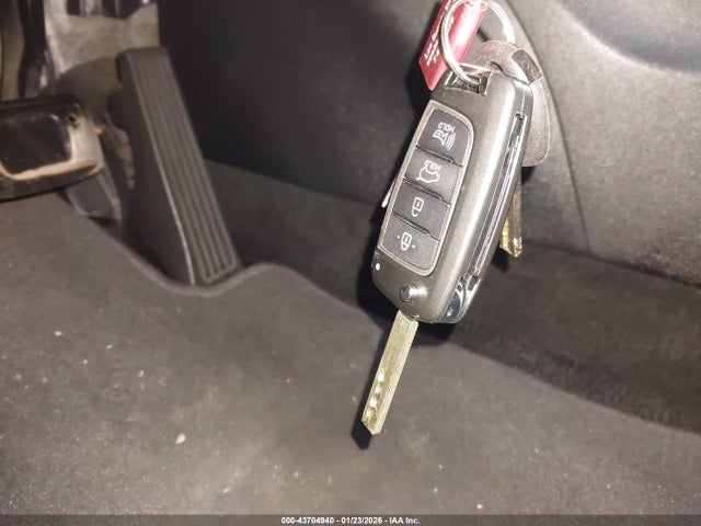 5NMS23AD2KH120388 Hyundai Santa Fe Se