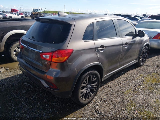 2018 MITSUBISHI OUTLANDER SPORT JA4AP3AU1JU018904 Photo 3