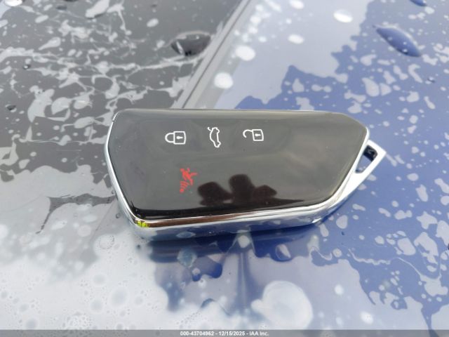 2023 VOLKSWAGEN GOLF R WVWFB7CD2PW209436 Photo 10