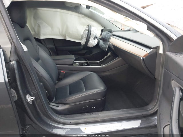 2019 TESLA MODEL 3 5YJ3E1EA7KF400499 Photo 4