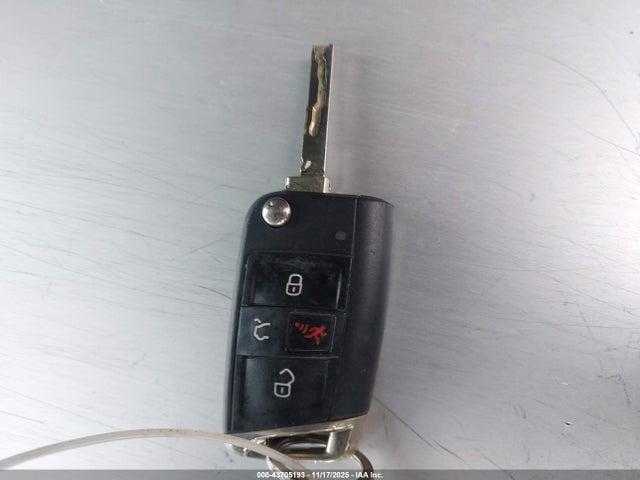 3VV3B7AX0JM051946 Volkswagen Tiguan 2.0t Se/2.0t Sel