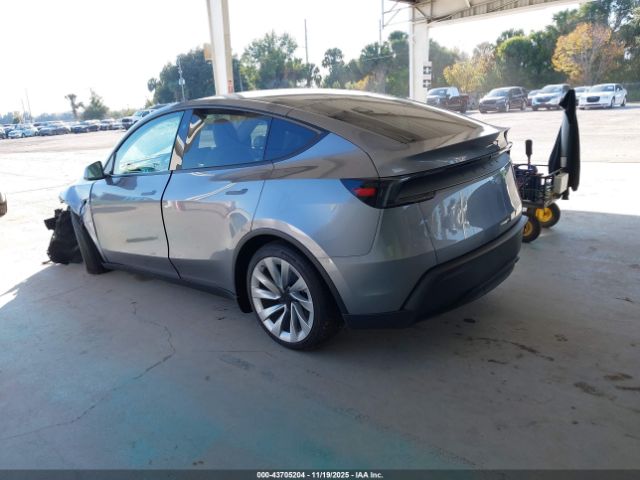 2026 TESLA MODEL Y 7SAYGDED5TA418948 Photo 2
