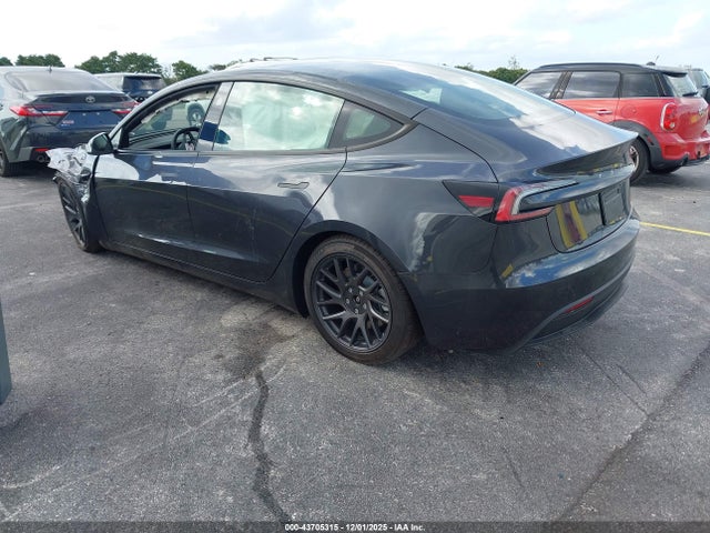2025 TESLA MODEL 3 5YJ3E1EA7SF950530 Photo 2