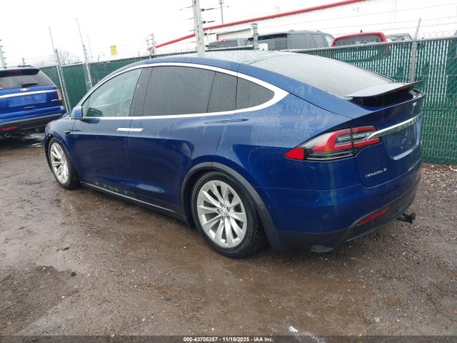 2018 TESLA MODEL X 5YJXCAE2XJF091433 Photo 2