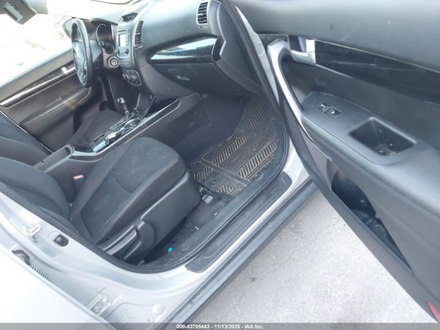 2014 KIA SORENTO 5XYKT3A67EG501960 Photo 4