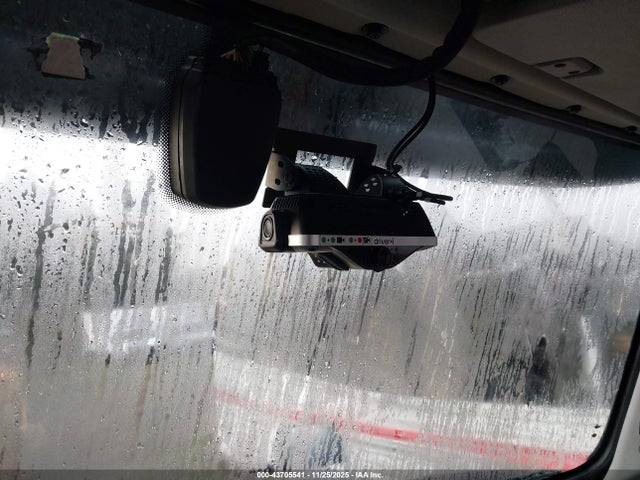 4V4WC9EG9LN261814 Volvo VNR