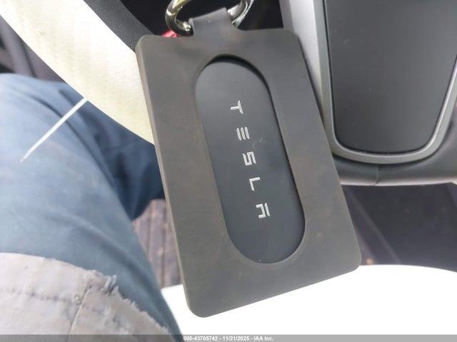 2021 TESLA MODEL Y 5YJYGDEE3MF068715 Photo 10
