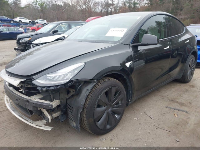 2021 TESLA MODEL Y 5YJYGDEE3MF068715 Photo 1