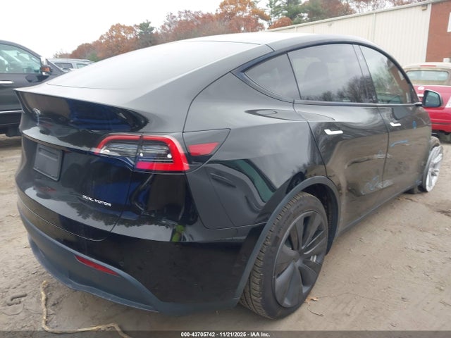 2021 TESLA MODEL Y 5YJYGDEE3MF068715 Photo 3