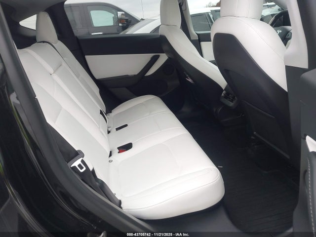 2021 TESLA MODEL Y 5YJYGDEE3MF068715 Photo 7