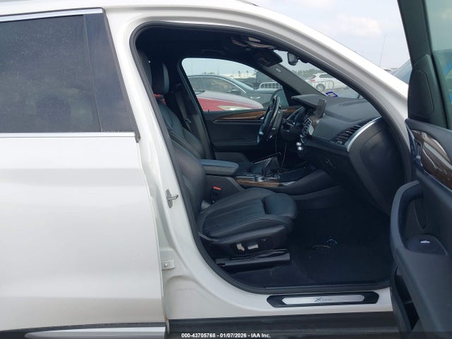 2019 BMW X3 5UXTR7C51KLR47888 Photo 4