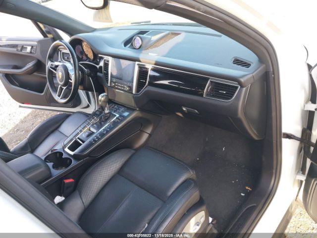 2018 PORSCHE MACAN WP1AA2A52JLB19657 Photo 4