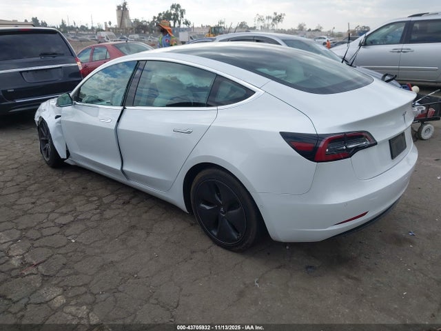 2019 TESLA MODEL 3 5YJ3E1EA3KF317989 Photo 2