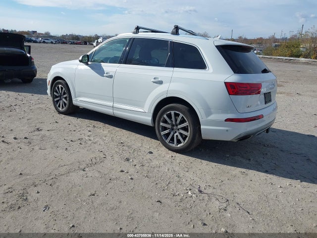 2019 AUDI Q7 WA1VAAF72KD025419 Photo 2