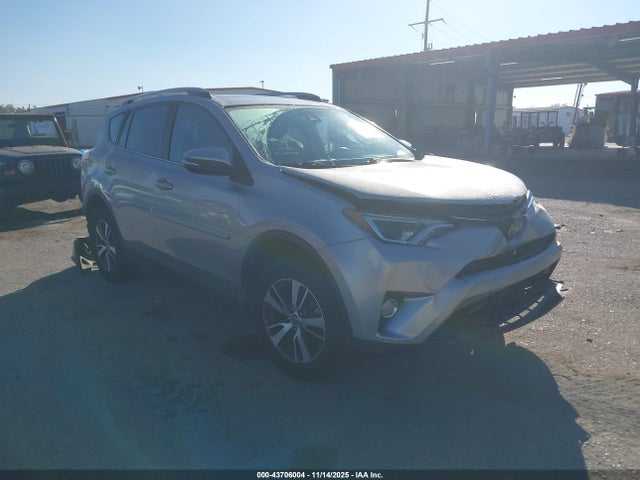 43706004 :رقم المزاد ، 2T3WFREV1JW418579 vin ، 2018 Toyota Rav4 Xle مزاد بيع