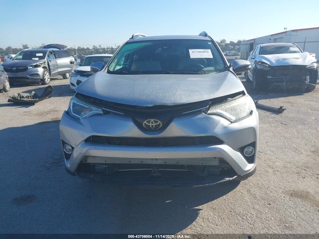 43706004 :رقم المزاد ، 2T3WFREV1JW418579 vin ، 2018 Toyota Rav4 Xle مزاد بيع