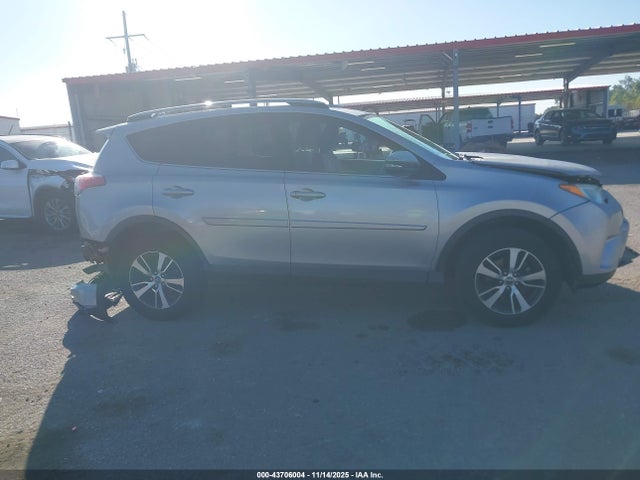 43706004 :رقم المزاد ، 2T3WFREV1JW418579 vin ، 2018 Toyota Rav4 Xle مزاد بيع