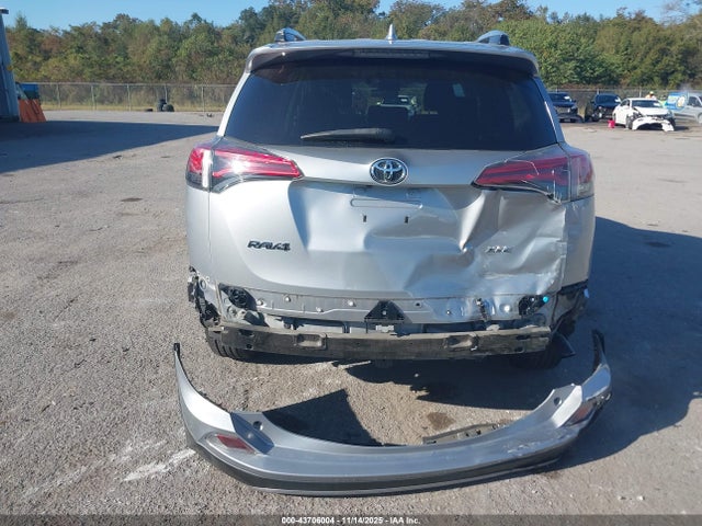 43706004 :رقم المزاد ، 2T3WFREV1JW418579 vin ، 2018 Toyota Rav4 Xle مزاد بيع