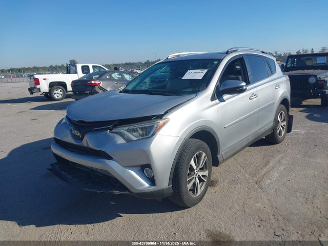 43706004 :رقم المزاد ، 2T3WFREV1JW418579 vin ، 2018 Toyota Rav4 Xle مزاد بيع