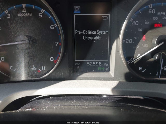 43706004 :رقم المزاد ، 2T3WFREV1JW418579 vin ، 2018 Toyota Rav4 Xle مزاد بيع