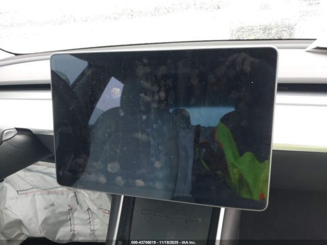 2019 TESLA MODEL 3 5YJ3E1EB1KF195724 Photo 6