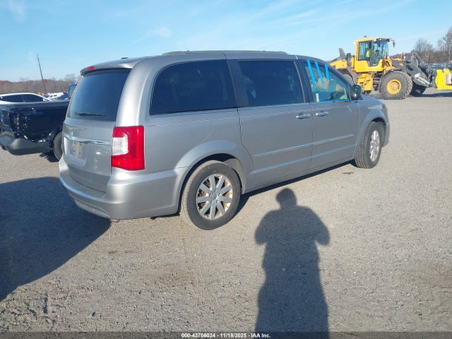 43706024 :رقم المزاد ، 2C4RC1BG5FR754038 vin ، 2015 Chrysler Town & Country Touring مزاد بيع