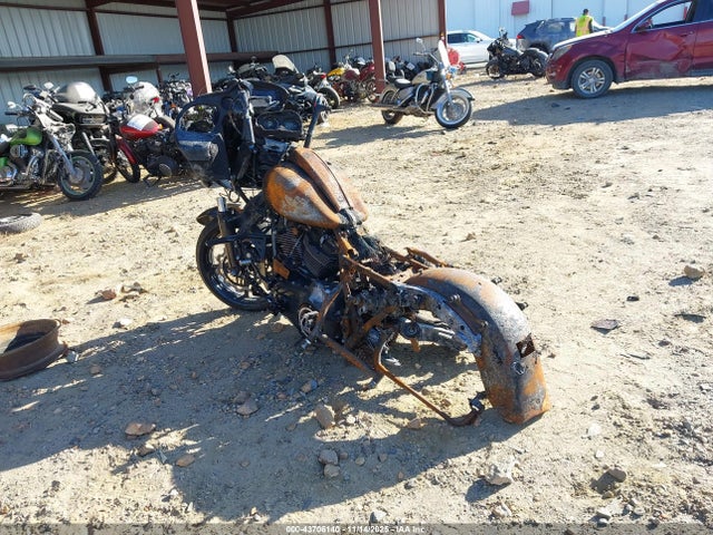 2023 HARLEY-DAVIDSON FLTRXST 1HD1ACL13PB612701 Photo 2