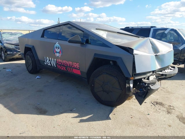 2025 TESLA CYBERTRUCK 7G2CEHED0SA076924